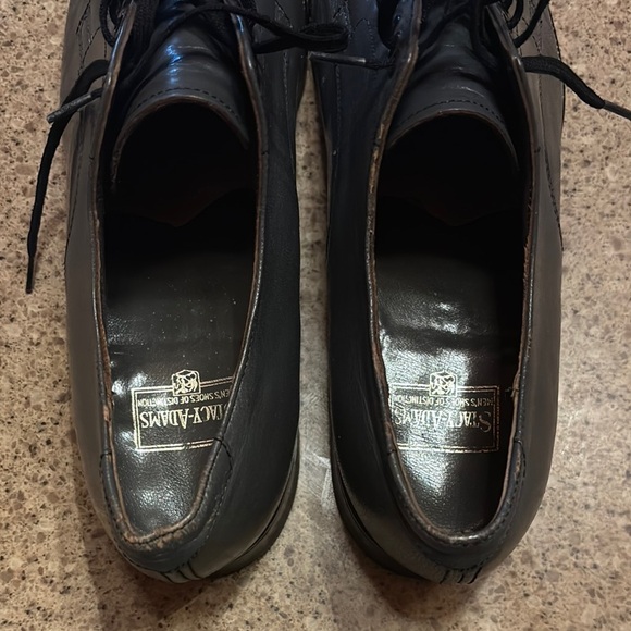 Stacy Adams Black Oxfords‎ with Smooth Leather and Closed Lacing - Picture 3 of 7